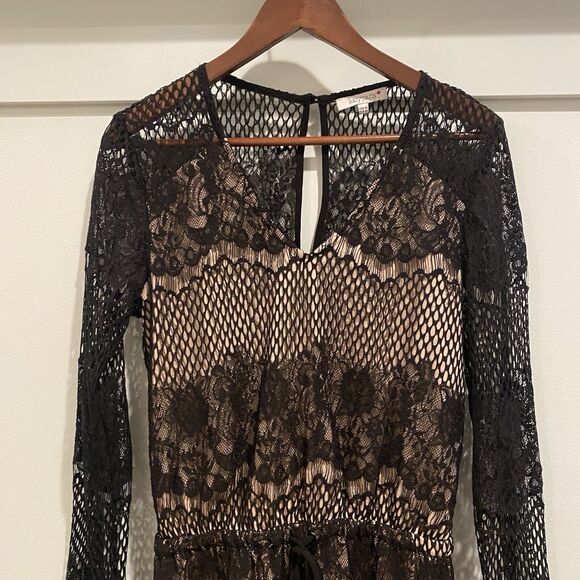 Lucy Paris‎ Romper Women's Medium Black Lace Bell Sleeve Lined Going Out - Picture 3 of 13